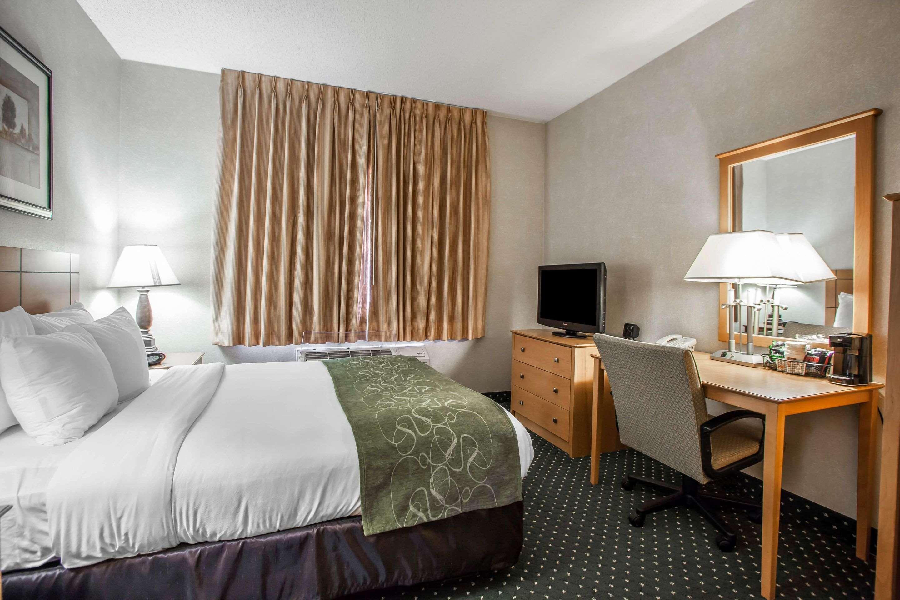 Comfort Suites Peoria I-74 Exterior photo